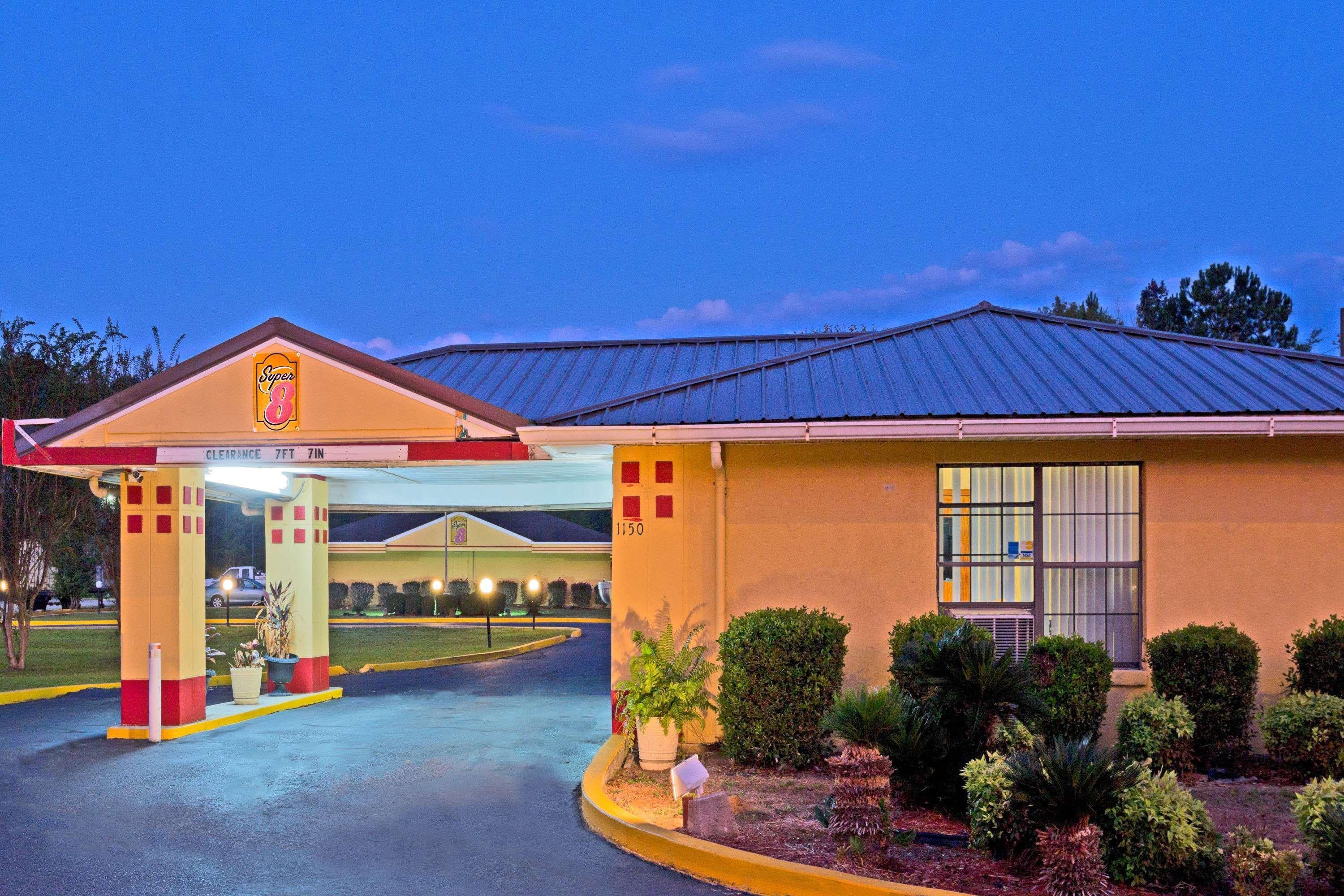 Super 8 By Wyndham Chipley Hotel Ngoại thất bức ảnh