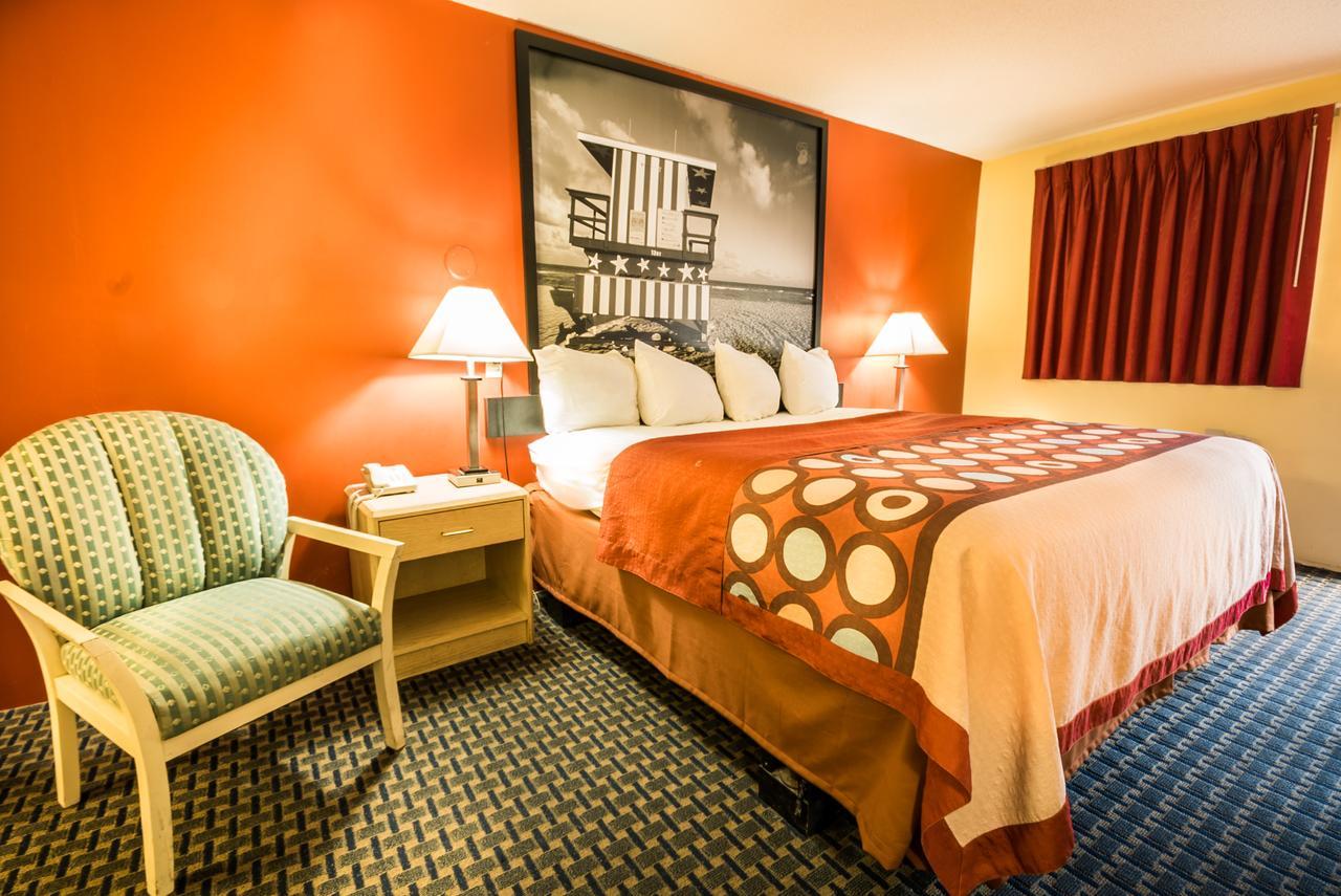 Super 8 By Wyndham Chipley Hotel Ngoại thất bức ảnh